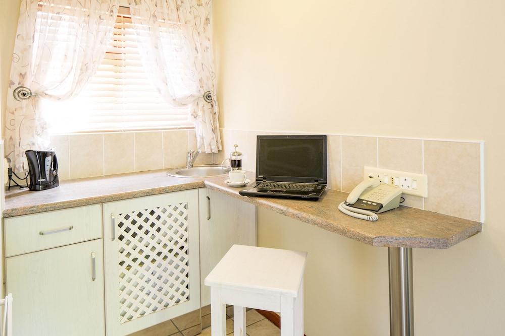 Kingfisher Guesthouse Port Elizabeth Exterior photo