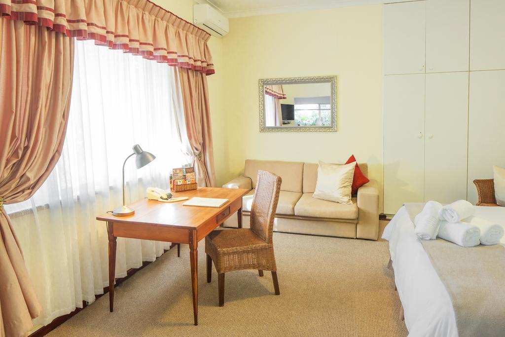 Kingfisher Guesthouse Port Elizabeth Exterior photo